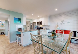 Sunny condo with lake views, outdoor pool, fast WiFi, tennis & central AC