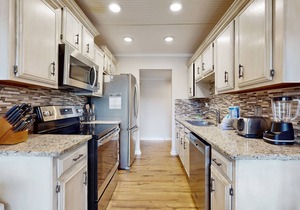 Sunny Seascape Condo w/Spacious Balcony - Pools, Golf & Tennis