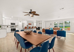 Sunset Bay - 4 Bedroom Pool Home Blocks to the Beach