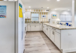 Sunset Villas 1 Amazing pool|Beachfront|BBQ|2 balconies-only 4 condos!