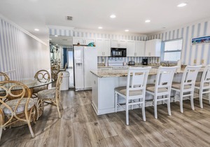 Sunset Villas 3 Million $ VIEWS|2 Balconies|BBQ|pool|Beachfront