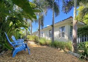 The Bush House - Premium Country Living for 4 - 2BR 1BA