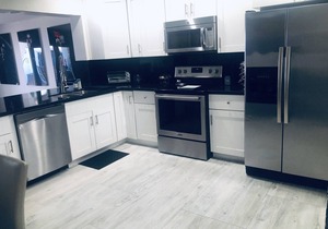 The Oasis @ Hollywood, FL (3miles to the beach)
