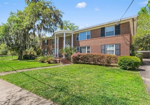This serviced apartment is a 2 bedroom(s), 1 bathrooms, located in Jacksonville, FL.