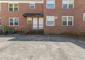 This serviced apartment is a 2 bedroom(s), 1 bathrooms, located in Jacksonville, FL.