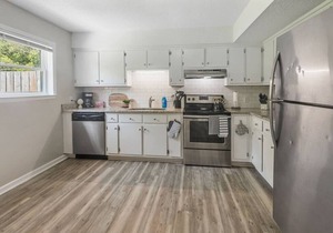 Townhomes Near the Bay - #8