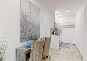 Trendy 1BR w/Parking Space & Walk to the Beach #8