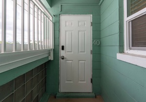 Tropic Terrace Suite #40 - Beachfront Resort