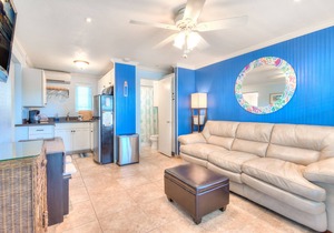 Tropic Terrace Suite #51 - Beachfront Resort