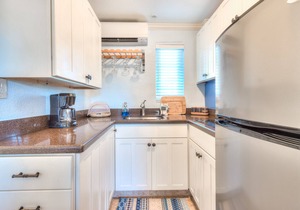 Tropic Terrace Suite #51 - Beachfront Resort