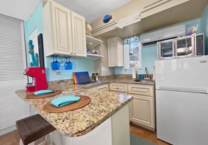 Tropic Terrace Suite #23 - Beachfront Rental