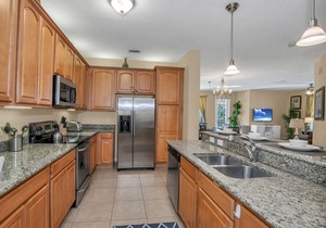 Tropical Condo W/Balcony Near I-Drive, Universal, Heated Pool, BBQ