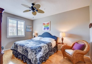 Tropical Getaway in the Heart of Rosemary Square (CityPlace)