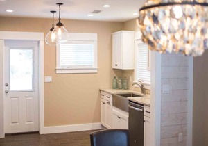 Updated Cottage in Renovated Private Community.