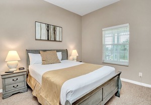 Updated Luxury Condo Close To Disney