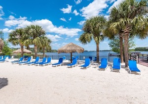 Updated Luxury Condo Close To Disney