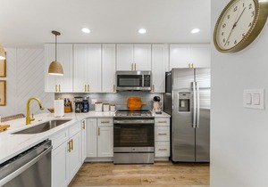 Upscale, Remodeled & Gulf-Front. Quiet West End PCB/30A. NO Crowds - Beach Svc!