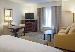 2-Star Hotel ∙ Hampton Inn & Suites Mobile - Downtown Historic District