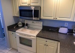 Vacation Day Is Always A Great Idea! 3 Convenient Units, Outdoor Pool, Clubhouse