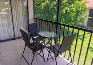 Vacation Day Is Always A Great Idea! 3 Convenient Units, Outdoor Pool, Clubhouse