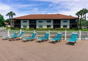 Vacation Day Is Always A Great Idea! 3 Convenient Units, Outdoor Pool, Clubhouse