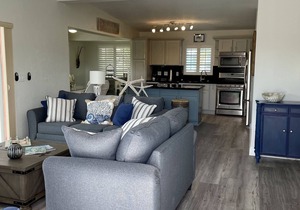 Venetian Shores Home -DOCK remodeled 3/3 POOL/Hot Tub! Deep water Dockage