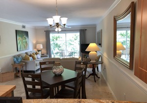 Walk To Crescent Beach, Updated Sea Winds Condo with Patio