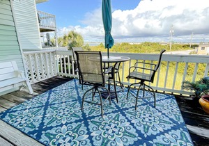 Water-View Haven - Shared Pool, Central AC, Washer & Dryer, High-Speed WiFi