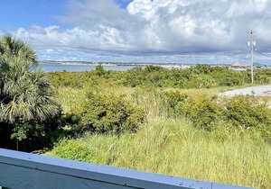Water-View Haven - Shared Pool, Central AC, Washer & Dryer, High-Speed WiFi