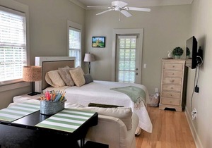 WaterColor Carriage House - 35 Running Oak Circle - Walk to Camp Watercolor!