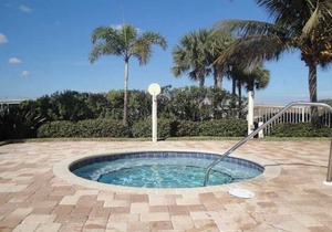Waterfront condo with private balcony. Sun All Day!