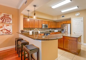 Waterfront & Family Friendly, Gourmet Kitchen, Huge Balcony, Pool, FREE Activities! ~ 304 Bay Harbor