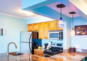 Waterfront Retreat - Waves & Wellness, Serene Views