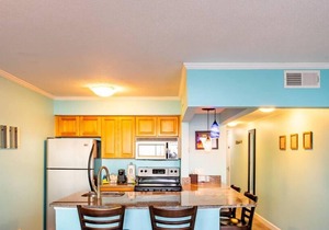Waterfront Retreat - Waves & Wellness, Serene Views