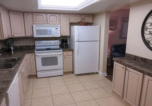 Your Piece of Paradise! Super 2B/2B Beachfront Condo At Island Winds, Heated Pool, Tennis, WiFi