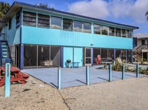 Anchorage Villa B | Mid Island