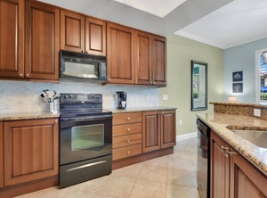 Hilton Naples | Royal Harbor