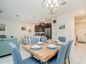 Paradise Townhome | Davenport