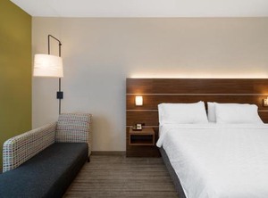 Holiday Inn Express Hotel Talladega | Talladega