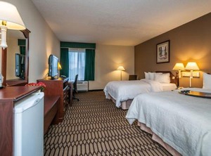 Holiday Inn Petersburg West Ihg Hotel | United Central