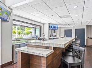Holiday Inn Petersburg West Ihg Hotel | United Central
