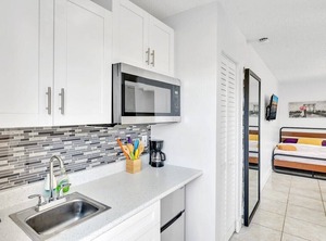 Wyndham Sea Gardens Pompano Beach | Royal Poinciana