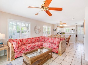 Linger | Bahama Village