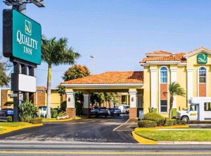 Quality Inn Airport Cruise Port | Golfview