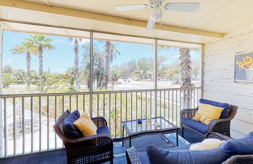 Holmes Beach Condo | 103 m² Condo ∙ 2 bedrooms ∙ 6 guests