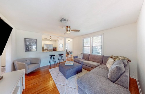 Riverside Heights House | 105 m² House ∙ 3 bedrooms ∙ 8 guests