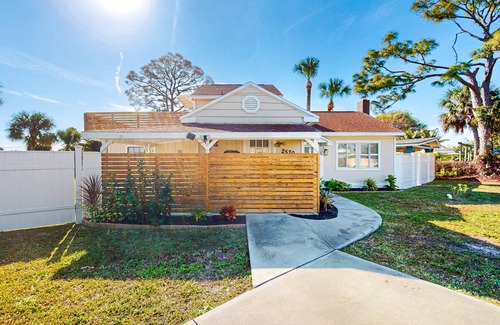 Interchange Square House | 105 m² House ∙ 3 bedrooms ∙ 8 guests