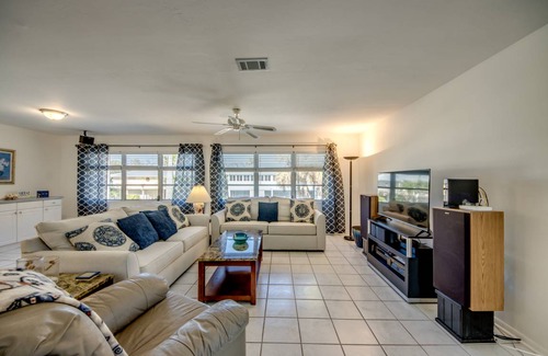 Mid Island Apartment | 106 m² Apartment ∙ 2 bedrooms ∙ 6 guests