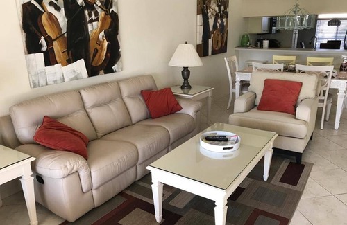 Iona Condo | 108 m² Condo ∙ 2 bedrooms ∙ 5 guests