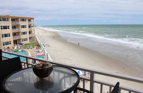 Satellite Beach Condo | 111 m² Condo ∙ 2 bedrooms ∙ 6 guests